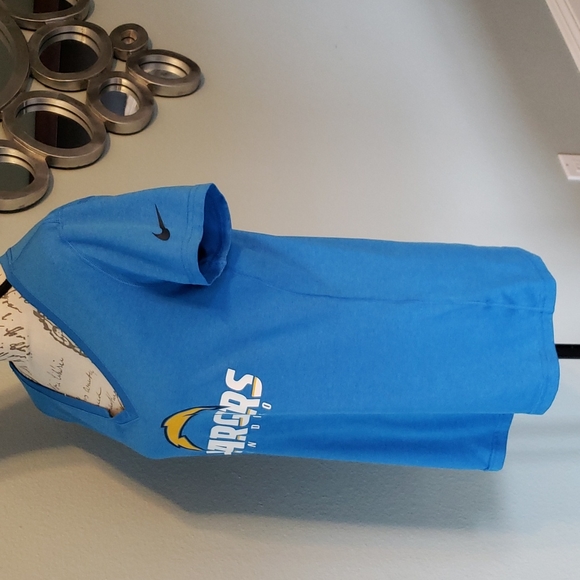 NFL Chargers t shirt Medium Women's - Picture 5 of 7